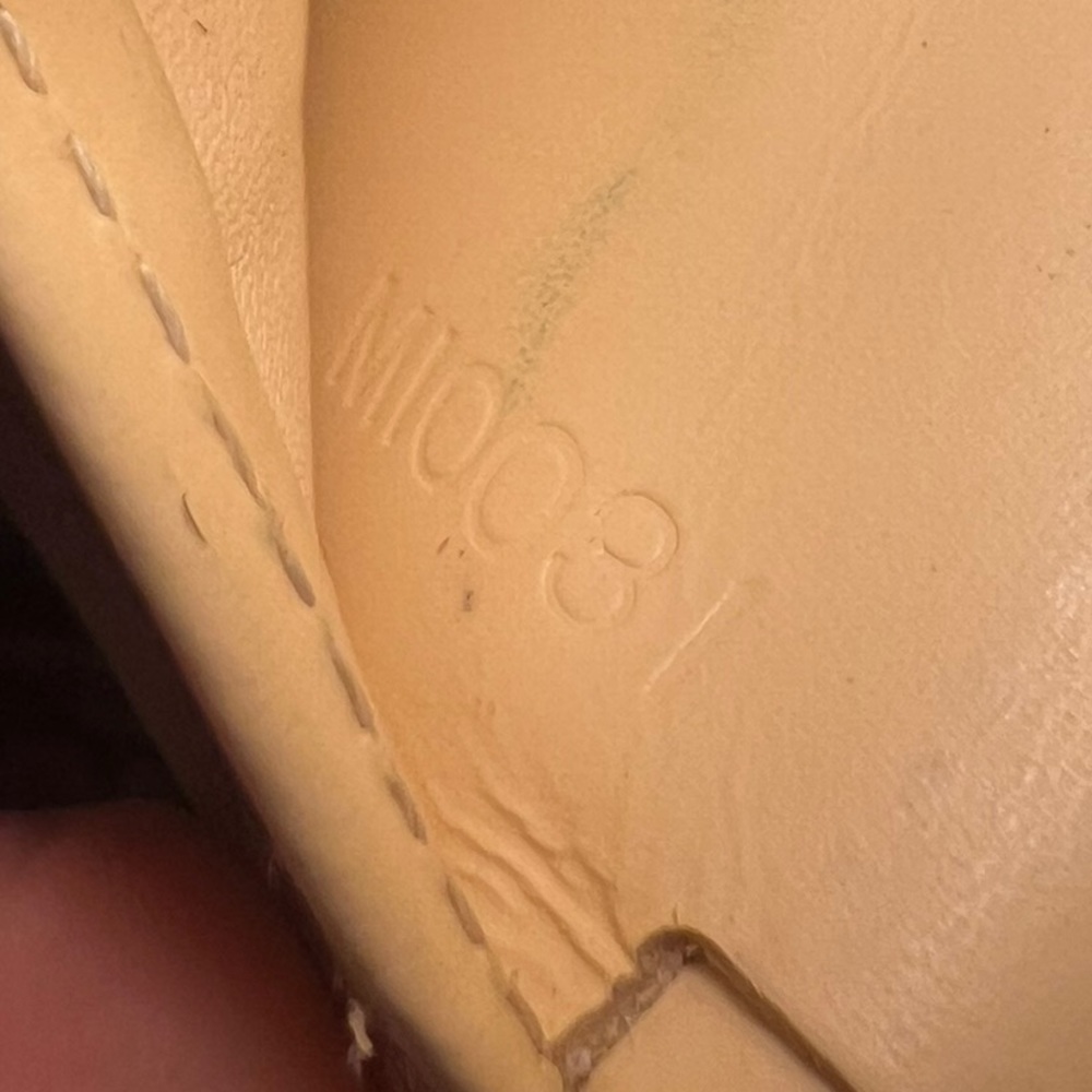 Louis Vuitton Wallet - Picture 7 of 9
